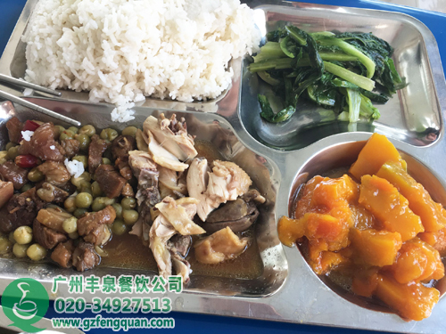 驚!不敢相信公司承包的食堂,十塊錢四菜一湯