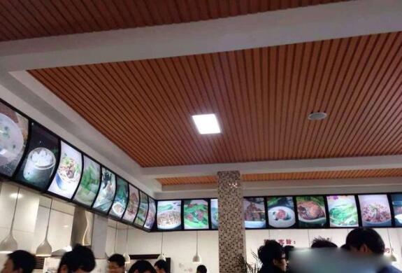 阿里巴巴員工飯堂，網友：有一種飯堂叫別公司的飯堂