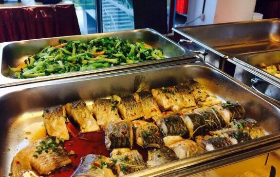 阿里巴巴員工飯堂，網友：有一種飯堂叫別公司的飯堂