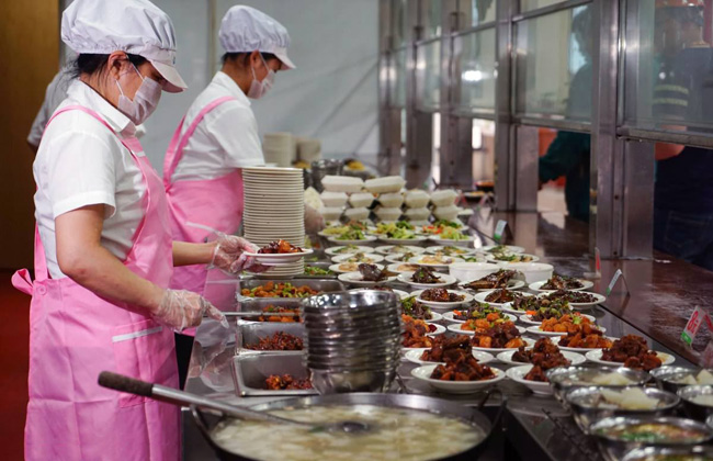 秋冬季節氣候變化，員工食堂要滿足營養需求
